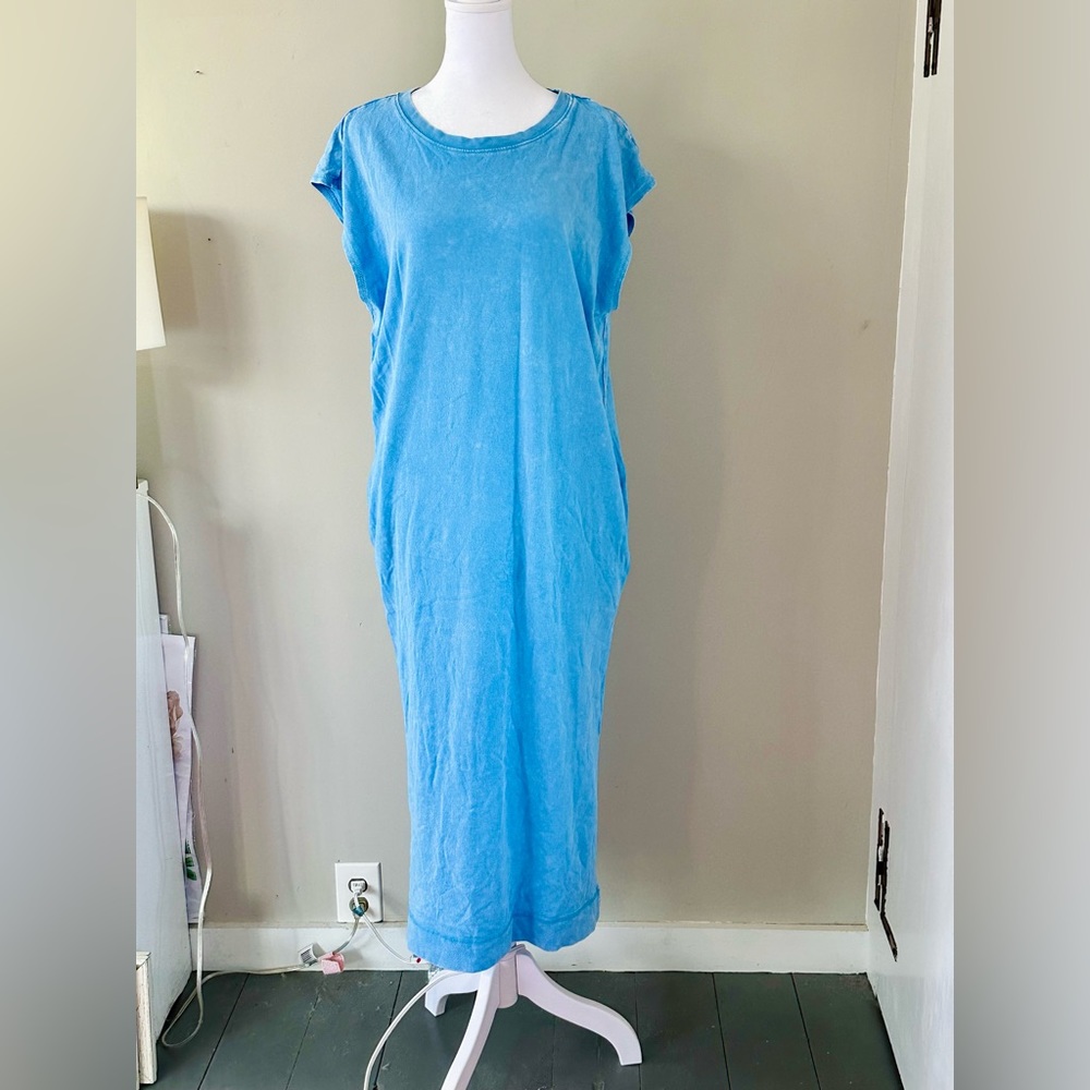 Cute and easy Blue Maxi dress w/ pockets